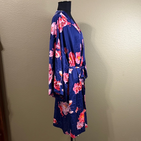 Soma Floral Robe - Navy and Pink - Picture 5 of 8